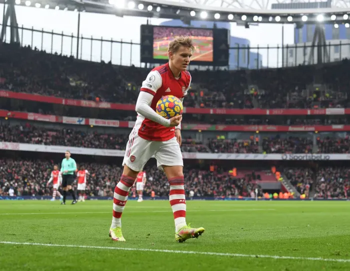 Framed Print : Martin Odegaard in Action: Arsenal vs Burnley, Premier League 2021-22