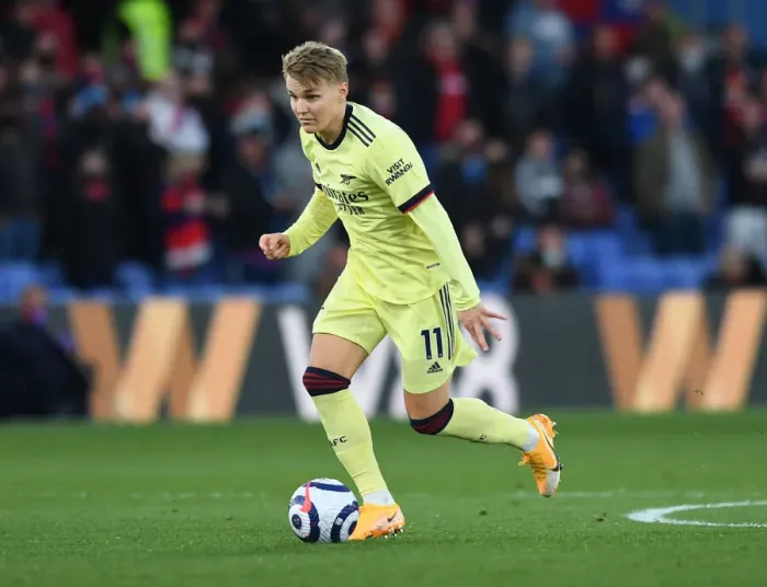 Framed Print : Martin Odegaard in Action: Arsenal vs Crystal Palace, Premier League 2020-21 Framed Print : Martin Odegaard in Action: Arsenal vs Crystal Palace, Premier League 2020-21