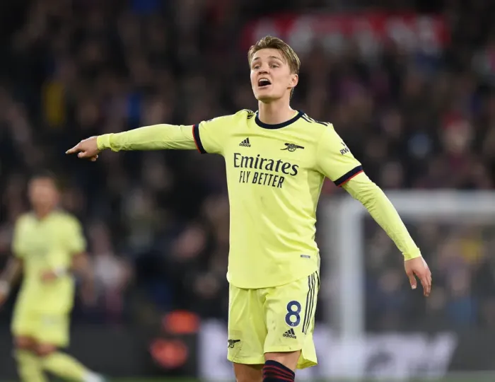 Framed Print : Martin Odegaard in Action: Arsenal vs Crystal Palace, 2021-22 Premier League
