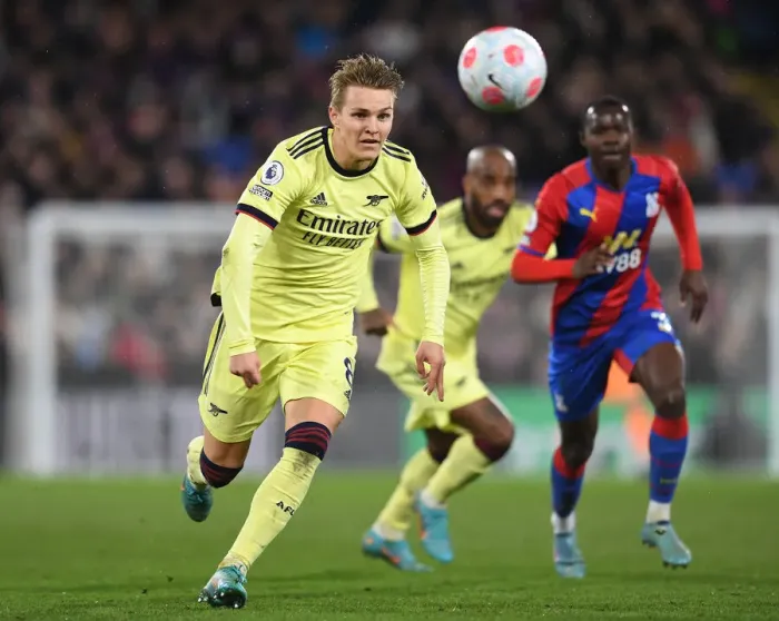 Framed Print : Martin Odegaard in Action: Arsenal vs Crystal Palace, Premier League 2021-22 Framed Print : Martin Odegaard in Action: Arsenal vs Crystal Palace, Premier League 2021-22