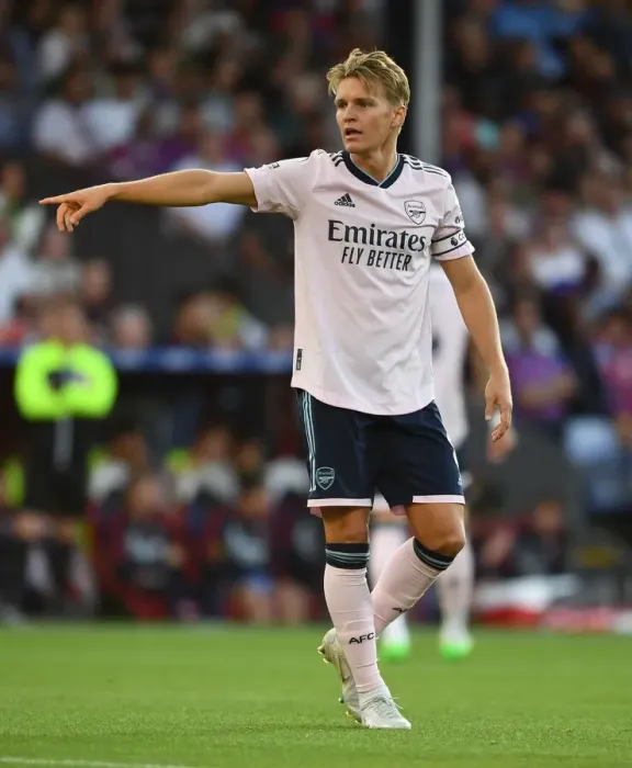 Framed Print : Martin Odegaard in Action: Arsenal vs Crystal Palace, Premier League 2022-23