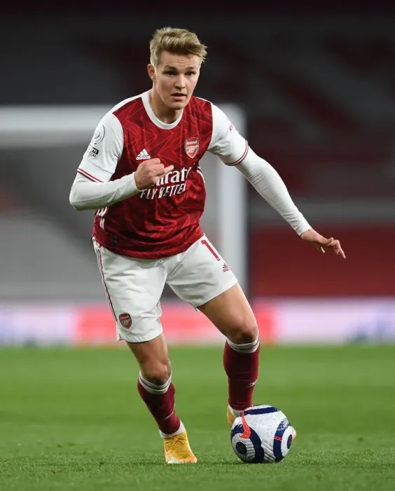 Framed Print : Martin Odegaard in Action: Arsenal vs Everton, Premier League 2020-21 Framed Print : Martin Odegaard in Action: Arsenal vs Everton, Premier League 2020-21