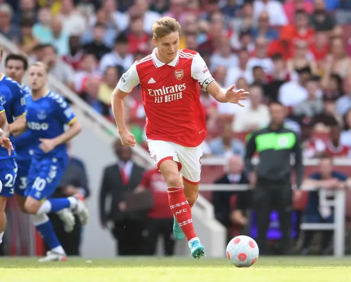 Framed Print : Martin Odegaard in Action: Arsenal vs Everton, Premier League 2021-22 Framed Print : Martin Odegaard in Action: Arsenal vs Everton, Premier League 2021-22
