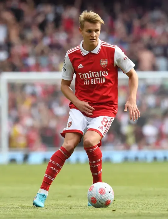 Framed Print : Martin Odegaard in Action: Arsenal vs Everton, Premier League 2021-22 Framed Print : Martin Odegaard in Action: Arsenal vs Everton, Premier League 2021-22