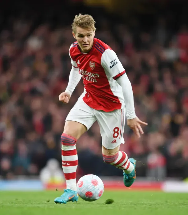 Framed Print : Martin Odegaard in Action: Arsenal vs Leicester City, Premier League 2021-22 Framed Print : Martin Odegaard in Action: Arsenal vs Leicester City, Premier League 2021-22