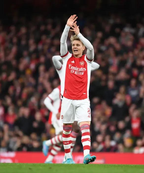 Framed Print : Martin Odegaard in Action: Arsenal vs Leicester City, Premier League 2021-22 Framed Print : Martin Odegaard in Action: Arsenal vs Leicester City, Premier League 2021-22