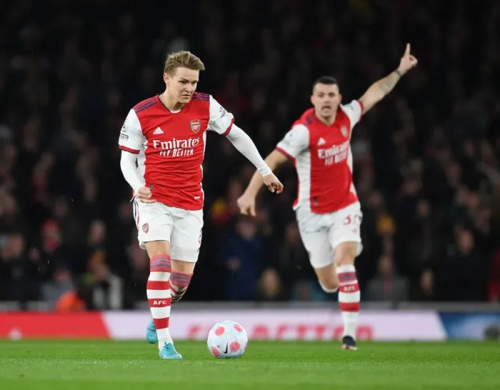 Framed Print : Martin Odegaard in Action: Arsenal vs Liverpool, Premier League 2021-22 Framed Print : Martin Odegaard in Action: Arsenal vs Liverpool, Premier League 2021-22