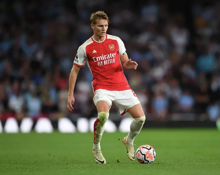Framed Print : Martin Odegaard in Action: Arsenal vs Manchester City, Premier League 2023-24