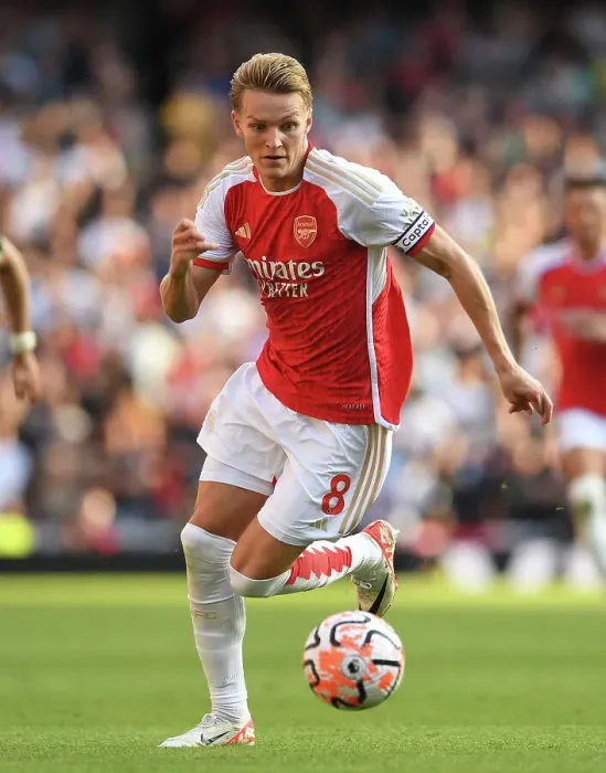Framed Print : Martin Odegaard in Action: Arsenal vs Manchester United, Premier League 2023-24