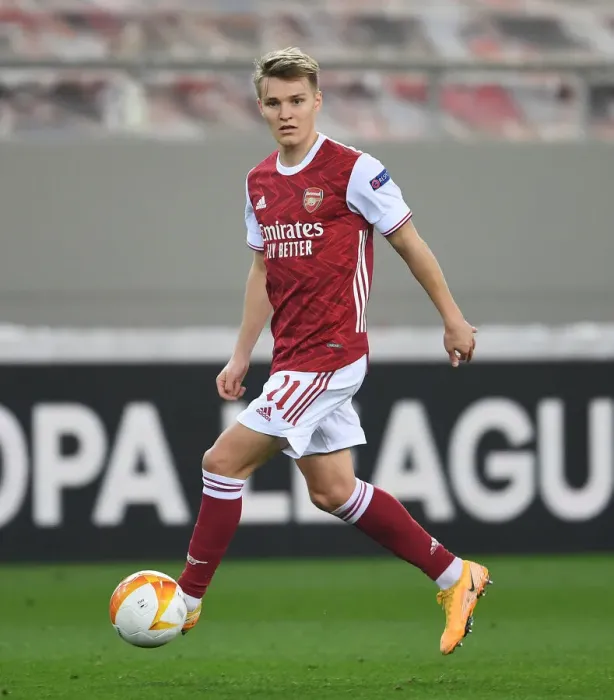 Framed Print : Martin Odegaard in Action: Arsenal vs SL Benfica, Europa League 2021 Framed Print : Martin Odegaard in Action: Arsenal vs SL Benfica, Europa League 2021