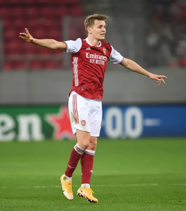 Framed Print : Martin Odegaard in Action: Arsenal vs SL Benfica, Europa League 2020-21, Piraeus Framed Print : Martin Odegaard in Action: Arsenal vs SL Benfica, Europa League 2020-21, Piraeus
