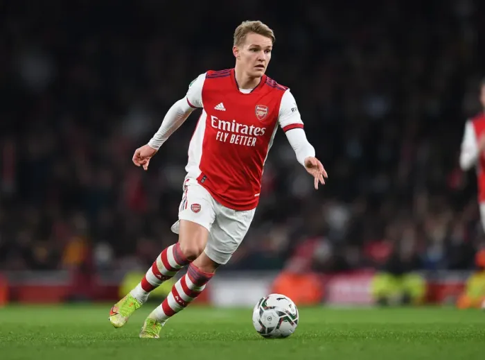 Framed Print : Martin Odegaard in Action: Arsenal's Carabao Cup Battle against Sunderland