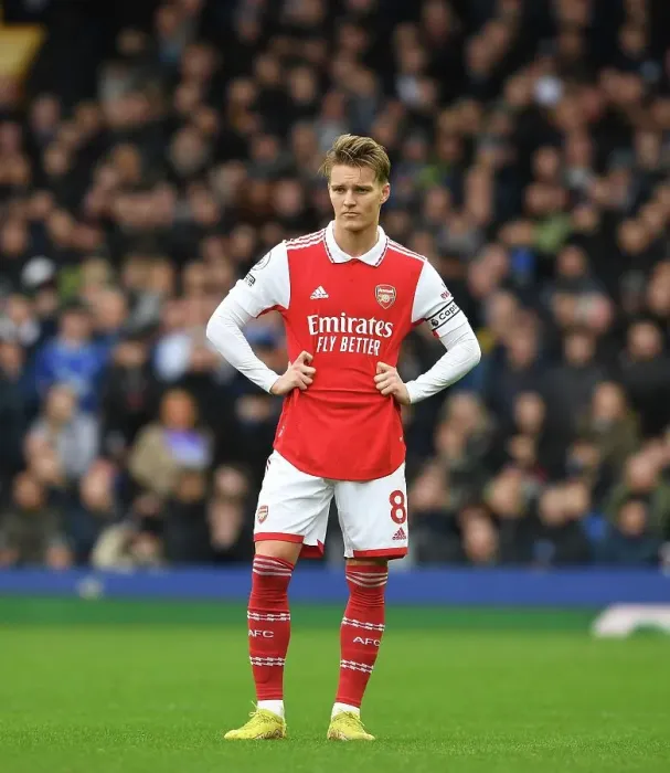 Framed Print : Martin Odegaard in Action: Everton vs Arsenal, Premier League 2022-23