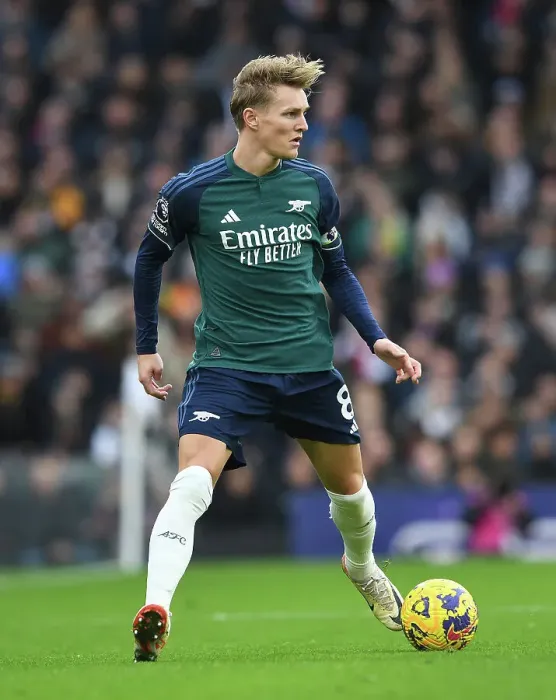 Framed Print : Martin Odegaard in Action: Fulham vs. Arsenal, Premier League 2023-24 Framed Print : Martin Odegaard in Action: Fulham vs. Arsenal, Premier League 2023-24