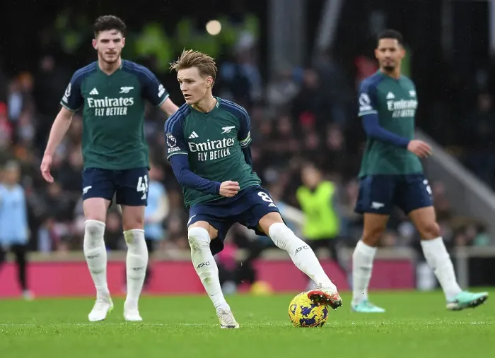 Framed Print : Martin Odegaard in Action: Fulham vs Arsenal, Premier League 2023-24 Framed Print : Martin Odegaard in Action: Fulham vs Arsenal, Premier League 2023-24