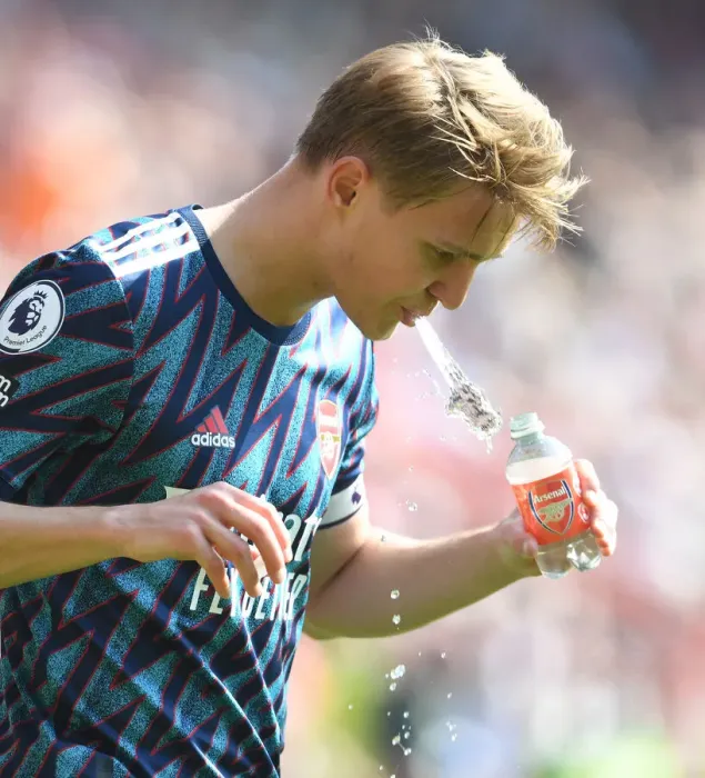 Framed Print : Martin Odegaard in Action: Southampton vs. Arsenal, Premier League 2021-22 Framed Print : Martin Odegaard in Action: Southampton vs. Arsenal, Premier League 2021-22