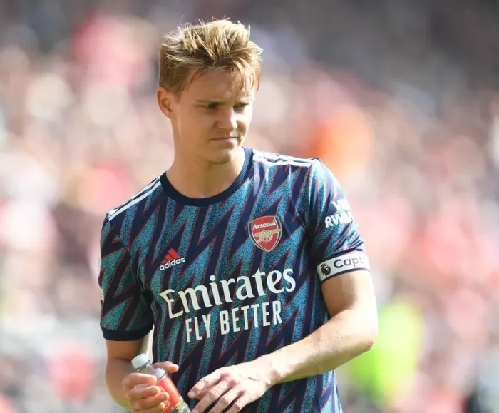 Framed Print : Martin Odegaard in Action: Southampton vs Arsenal, Premier League 2021-22 Framed Print : Martin Odegaard in Action: Southampton vs Arsenal, Premier League 2021-22