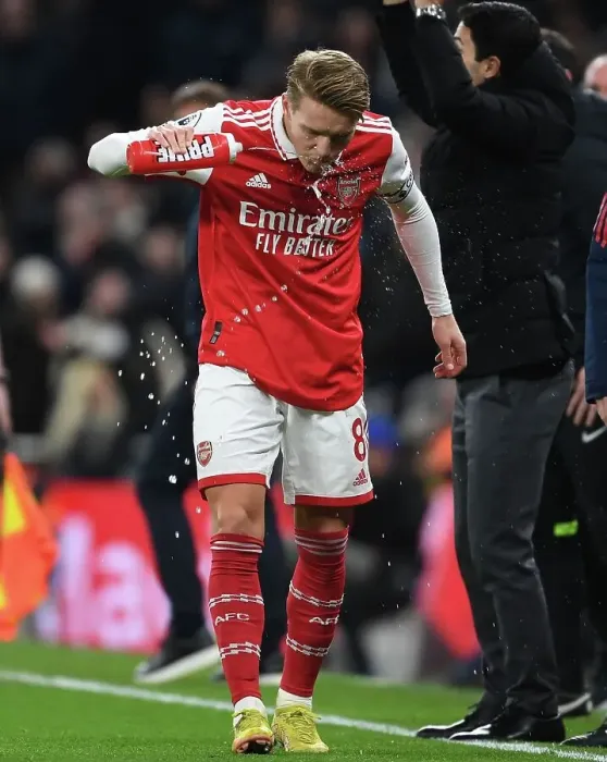 Framed Print : Martin Odegaard in Action: Tottenham vs Arsenal, Premier League 2022-23 Framed Print : Martin Odegaard in Action: Tottenham vs Arsenal, Premier League 2022-23