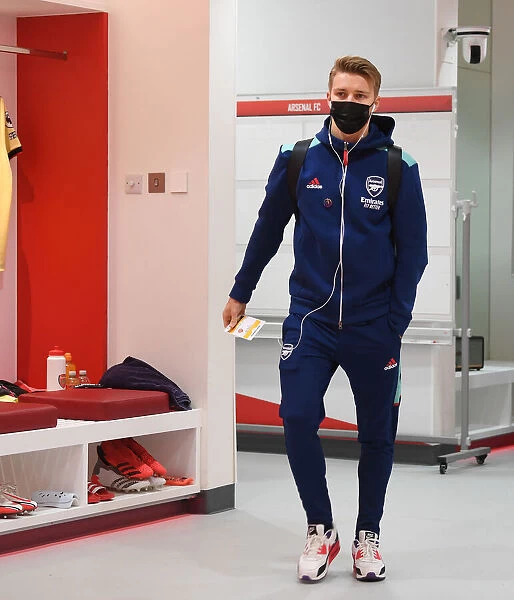 Martin Odegaard in Arsenal Changing Room: Pre-Match Focus (Arsenal vs Newcastle United, 2021-22 Premier League)