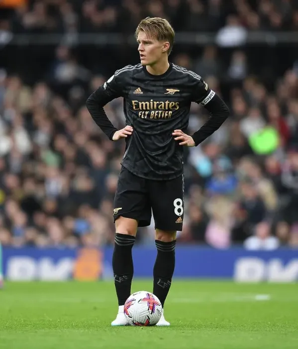 Framed Print : Martin Odegaard: Arsenal's Midfield Maestro Dazzles in Premier League Victory over Fulham (2022-23) Framed Print : Martin Odegaard: Arsenal's Midfield Maestro Dazzles in Premier League Victory over Fulham (2022-23)