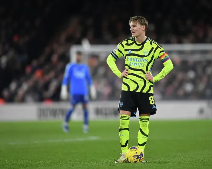 Framed Print : Martin Odegaard: Arsenal's Midfield Maestro Dazzles in Premier League Victory over Luton Town (2023-24) Framed Print : Martin Odegaard: Arsenal's Midfield Maestro Dazzles in Premier League Victory over Luton Town (2023-24)