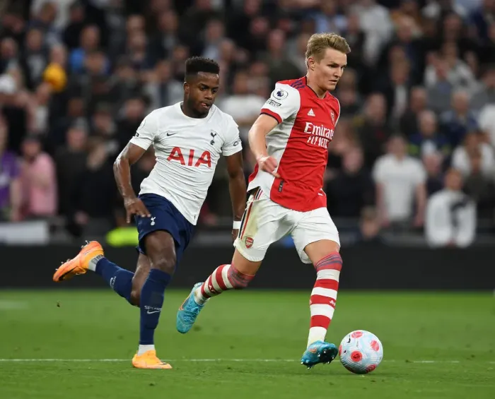 Framed Print : Martin Odegaard Breaks Past Spurs Sessegnon: Arsenal vs. Tottenham, Premier League 2021-22