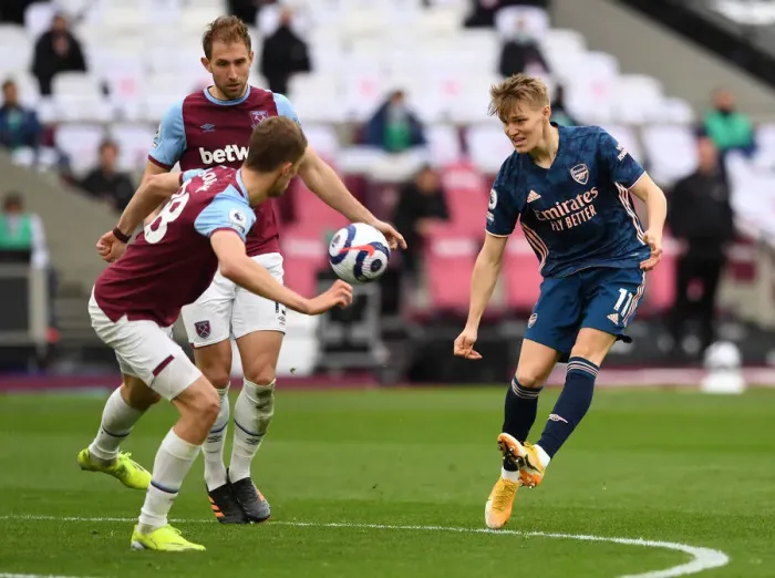 Framed Print : Martin Odegaard Chips Past Tomas Soucek: West Ham vs Arsenal, Premier League 2020-21