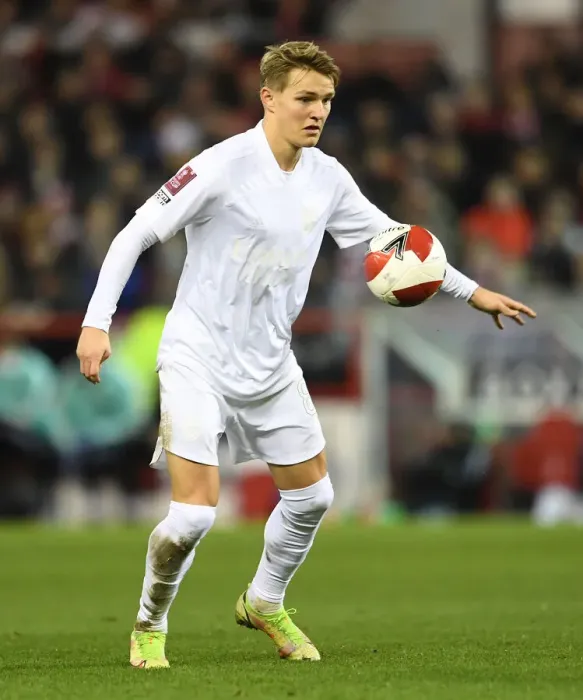 Framed Print : Martin Odegaard in FA Cup Action: Arsenal vs Nottingham Forest (2021-22)