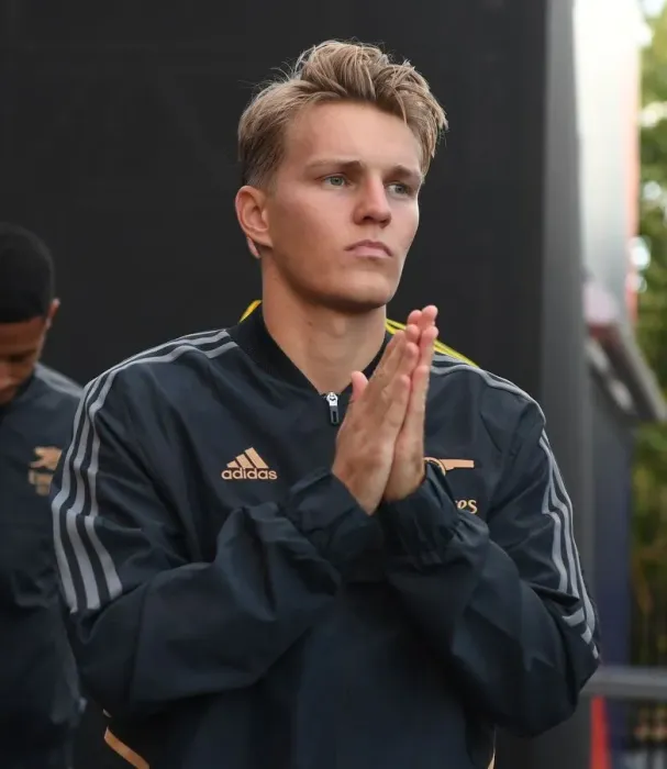 Framed Print : Martin Odegaard Gears Up: Arsenal's Readiness for Crystal Palace Clash in Premier League 2022-23 Framed Print : Martin Odegaard Gears Up: Arsenal's Readiness for Crystal Palace Clash in Premier League 2022-23