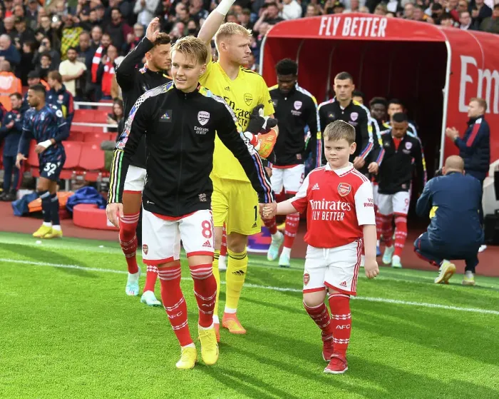Framed Print : Martin Odegaard Meets Arsenal Mascot Before Arsenal vs. Nottingham Forest (2022-23) Framed Print : Martin Odegaard Meets Arsenal Mascot Before Arsenal vs. Nottingham Forest (2022-23)