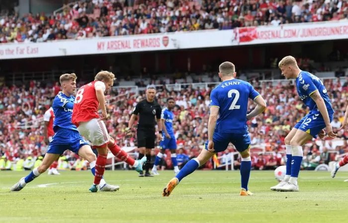 Framed Print : Martin Odegaard Scores Arsenal's Fifth Goal: Arsenal 5-0 Everton (Premier League 2021-22)