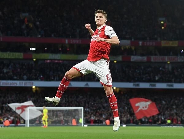 Martin Odegaard Scores the Opener: Thrilling Arsenal Victory Over Chelsea in the 2022-23 Premier League