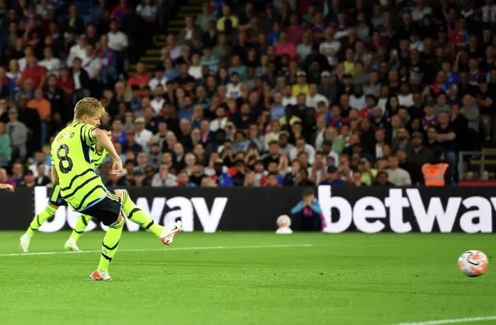 Framed Print : Martin Odegaard Scores Penalty: Arsenal Takes the Lead over Crystal Palace (2023-24) Framed Print : Martin Odegaard Scores Penalty: Arsenal Takes the Lead over Crystal Palace (2023-24)