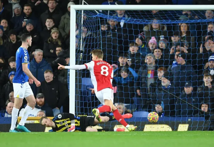 Framed Print : Martin Odegaard Scores Thrilling Winner: Everton vs Arsenal, Premier League 2020-21