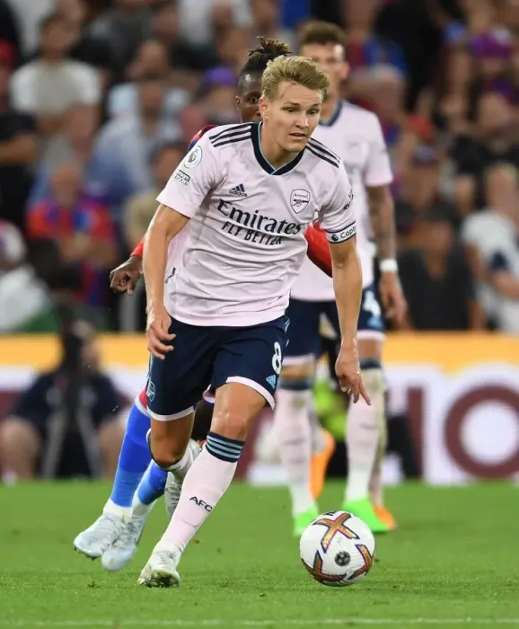 Framed Print : Martin Odegaard Shines: Arsenal's New Midfield Sensation Debuts in Premier League Victory over Crystal Palace Framed Print : Martin Odegaard Shines: Arsenal's New Midfield Sensation Debuts in Premier League Victory over Crystal Palace