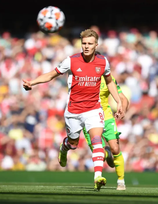Framed Print : Martin Odegaard Shines: Arsenal's Dominant Display Against Norwich City (2021-22)