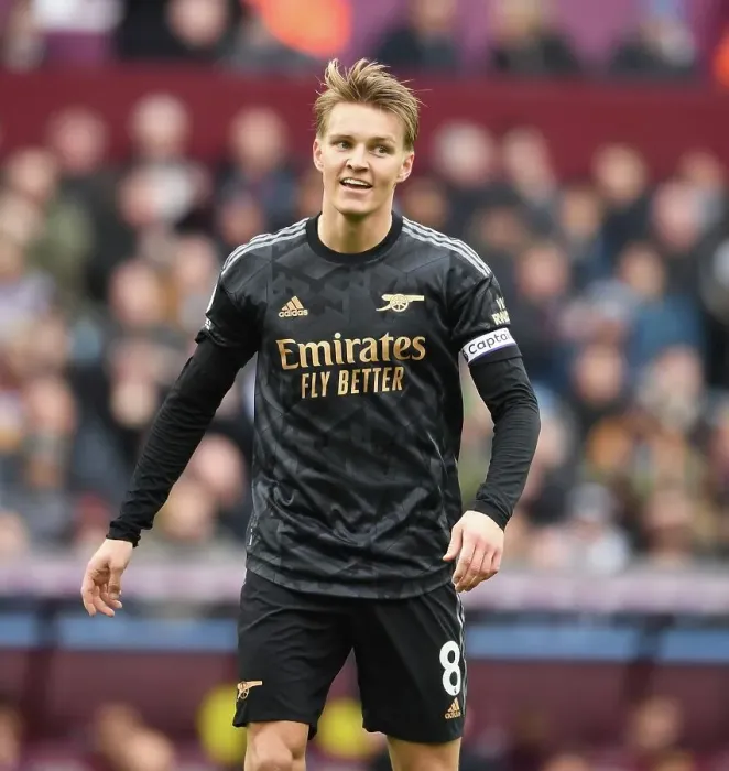 Framed Print : Martin Odegaard Shines: Arsenal's Midfield Genius Outclasses Aston Villa in Premier League Clash, 2022-23 Framed Print : Martin Odegaard Shines: Arsenal's Midfield Genius Outclasses Aston Villa in Premier League Clash, 2022-23