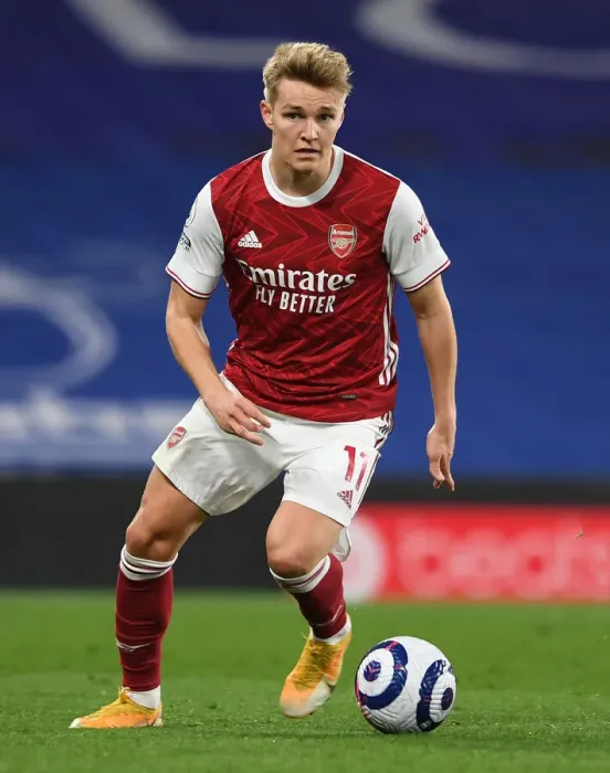 Framed Print : Martin Odegaard at Empty Stamford Bridge: Arsenal vs. Chelsea, Premier League 2021 Framed Print : Martin Odegaard at Empty Stamford Bridge: Arsenal vs. Chelsea, Premier League 2021