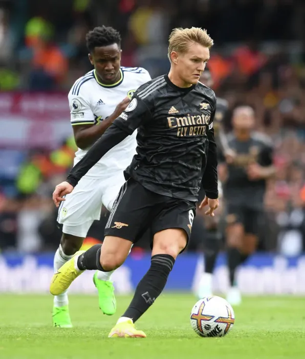 Framed Print : Martin Odegaard vs Luis Sinisterra: Clash of the Midfield Maestros - Leeds United vs Arsenal FC, Premier League 2022-23 Framed Print : Martin Odegaard vs Luis Sinisterra: Clash of the Midfield Maestros - Leeds United vs Arsenal FC, Premier League 2022-23