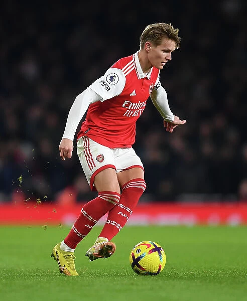 Martin Odegaard vs Manchester United: Arsenal's Midfield Maestro Clashes with Rivals in Premier League Battle (2022-23)