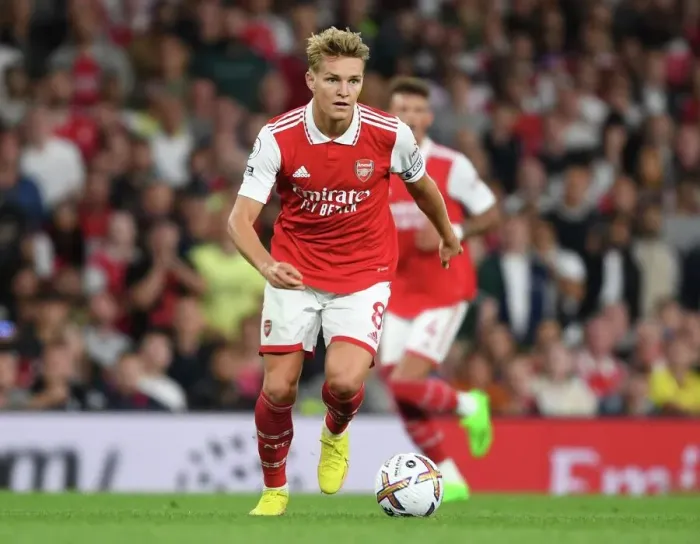 Framed Print : Martin Odegaard's Brilliant Display: Arsenal's Dominant Victory Over Aston Villa in Premier League