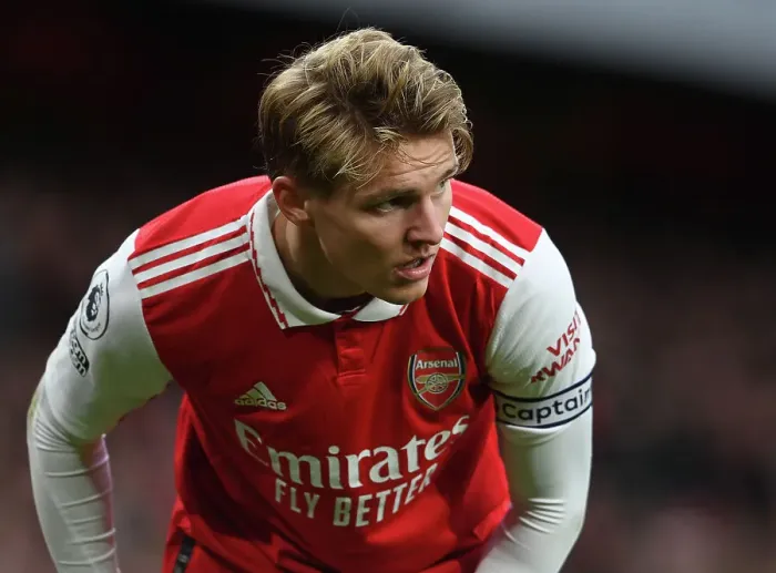 Framed Print : Martin Odegaard's Brilliant Display: Arsenal's Victory Over Brentford (2022-23)