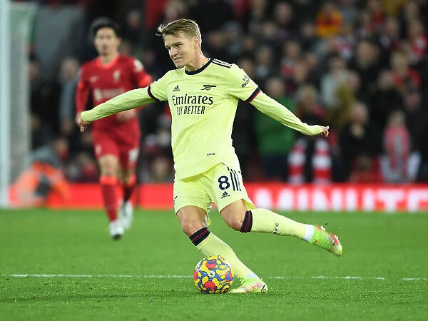 Martin Odegaard's Midfield Battle against Liverpool in the Premier League 2021-22