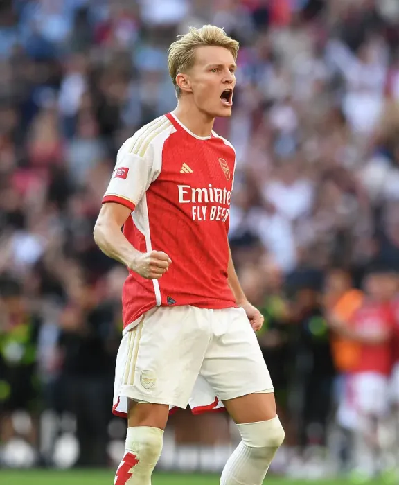 Framed Print : Martin Odegaard's Penalty: Arsenal Clinch FA Community Shield against Manchester City