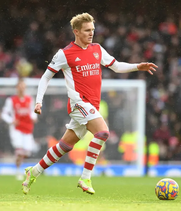 Framed Print : Martin Odegaard's Standout Display: Arsenal Triumphs Over Newcastle United in Premier League Clash