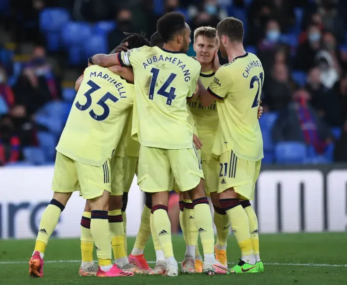 Framed Print : Martinelli and Aubameyang Celebrate Arsenal's Winning Goals Against Crystal Palace (2020-21)