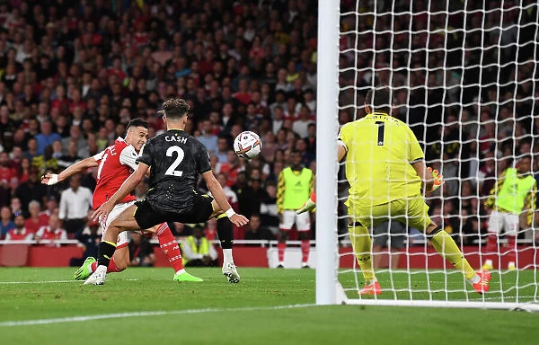Martinelli Strikes: Arsenal Takes 2-0 Lead Over Aston Villa (2022-23)