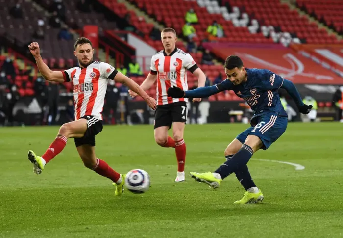 Framed Print : Martinelli vs Baldock: A Battle in the Premier League - Sheffield United vs Arsenal (April 2021) Framed Print : Martinelli vs Baldock: A Battle in the Premier League - Sheffield United vs Arsenal (April 2021)
