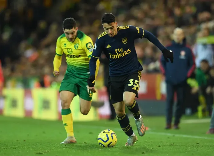 Framed Print : Martinelli vs Buendia: Intense Battle at Carrow Road - Norwich City vs Arsenal FC, Premier League 2019-20