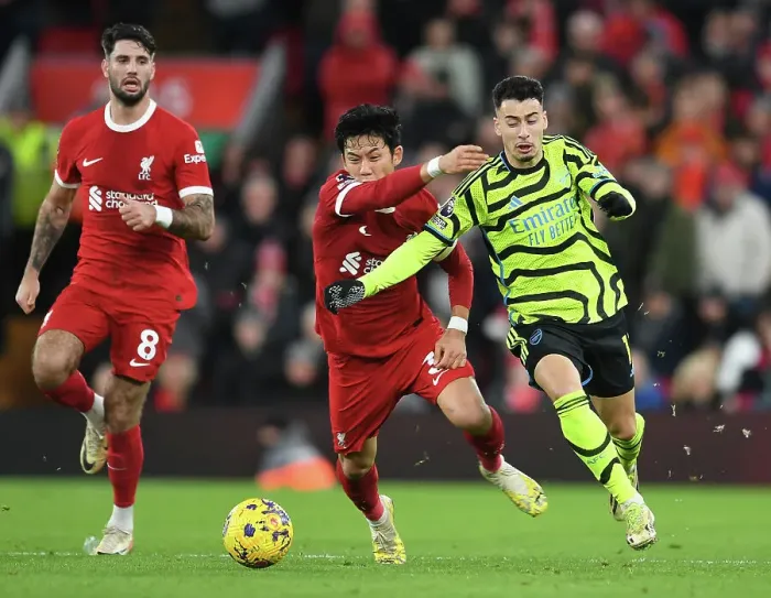 Framed Print : Martinelli vs Endo: Battle at Anfield - Liverpool vs Arsenal, Premier League 2023-24 Framed Print : Martinelli vs Endo: Battle at Anfield - Liverpool vs Arsenal, Premier League 2023-24